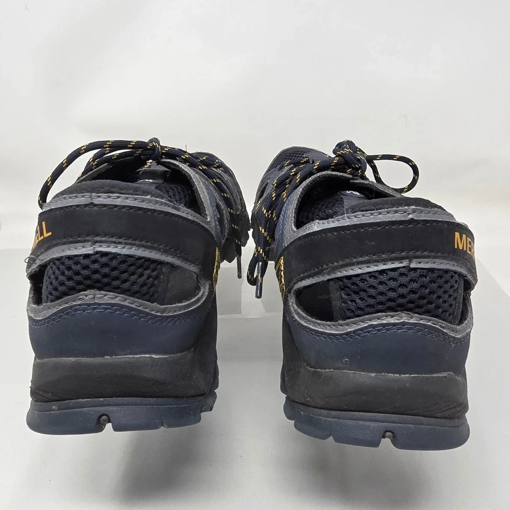 Merrell ships from